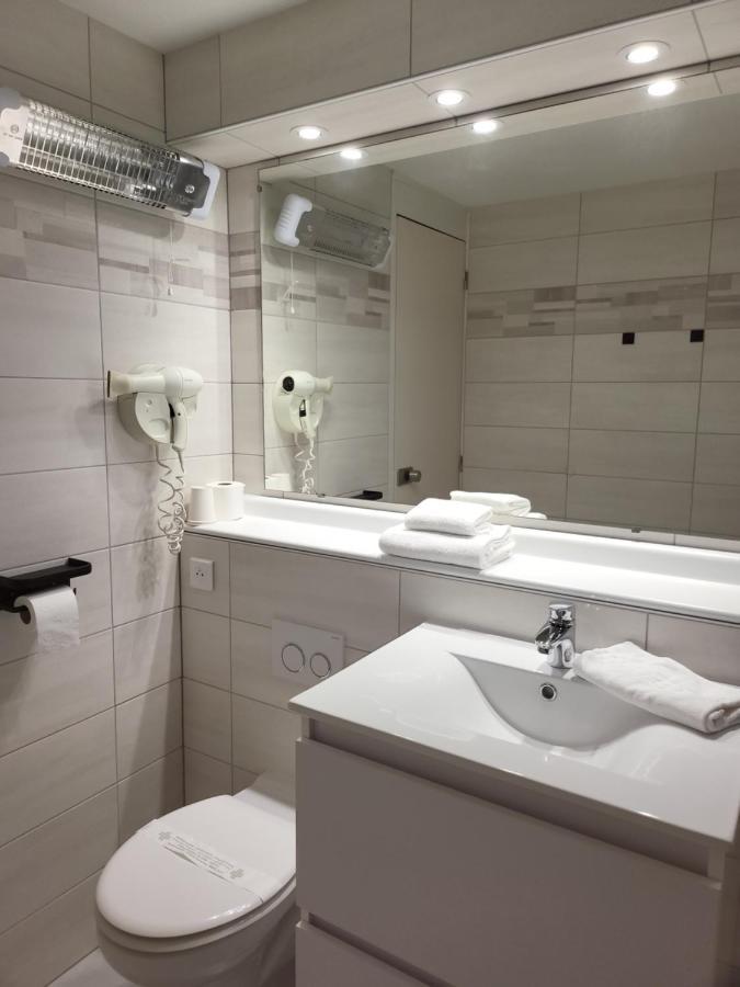 Kyriad Bellegarde - Genève Hotel 3*