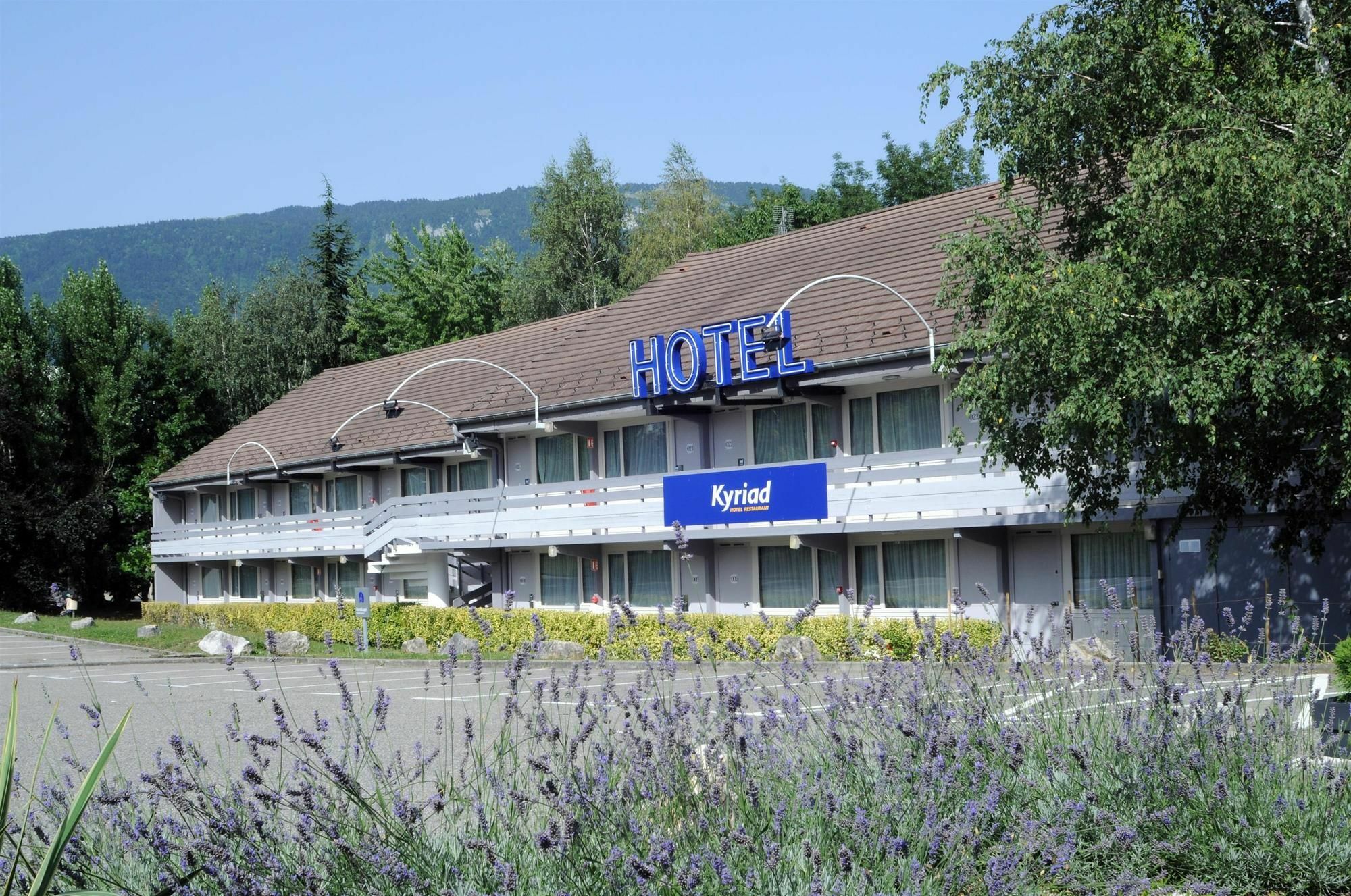 Kyriad Bellegarde - Genève Hotel 3*