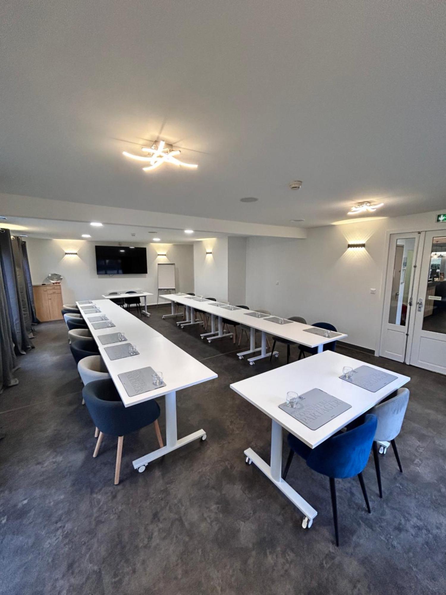 Hotel Kyriad Bellegarde - Geneve 3*